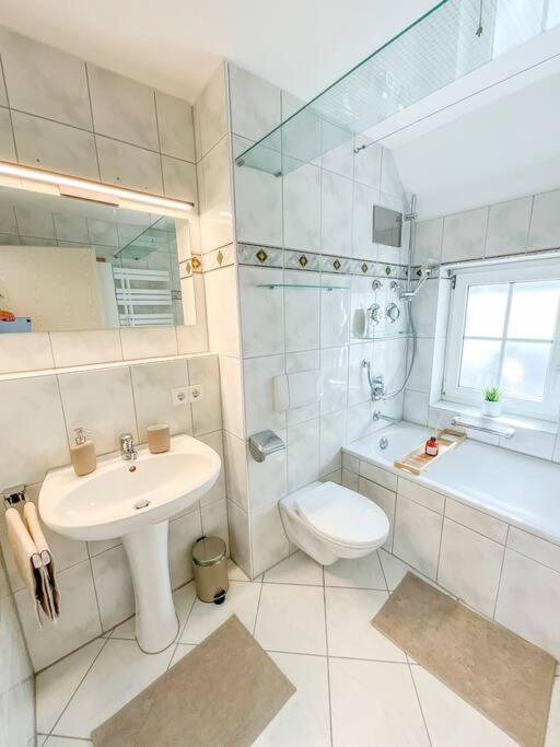 Ferienwohnung Kaiserblick Иринген Экстерьер фото